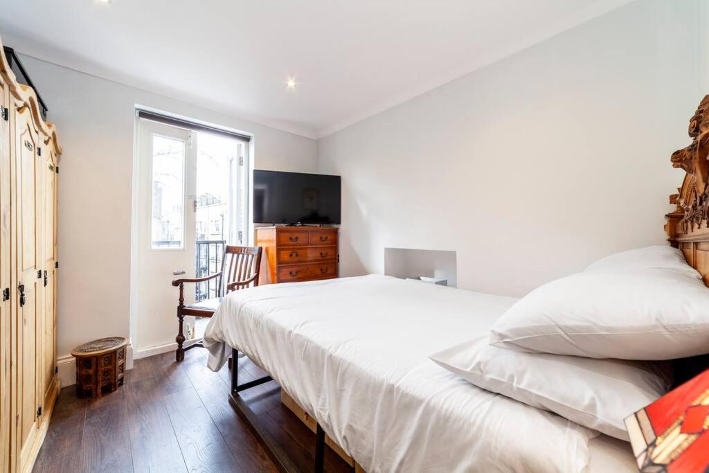 Outstanding Antique 1Br Flat In Soho Apartment ลอนดอน ภายนอก รูปภาพ