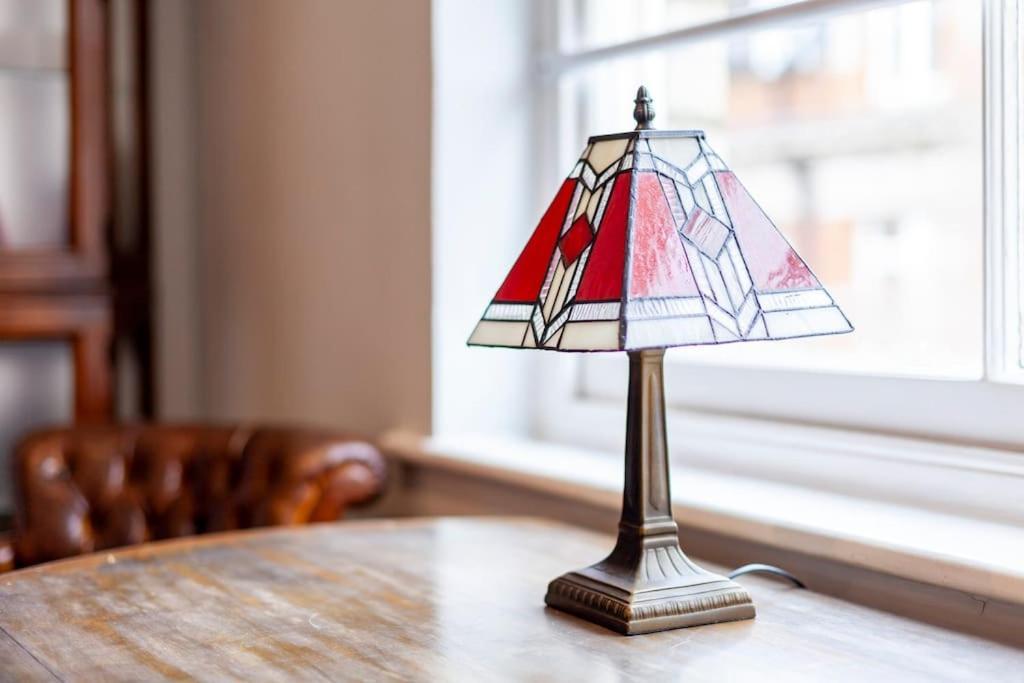 Outstanding Antique 1Br Flat In Soho Apartment ลอนดอน ภายนอก รูปภาพ