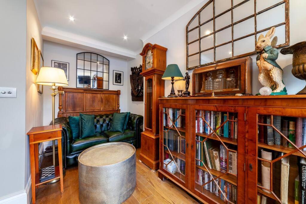 Outstanding Antique 1Br Flat In Soho Apartment ลอนดอน ภายนอก รูปภาพ