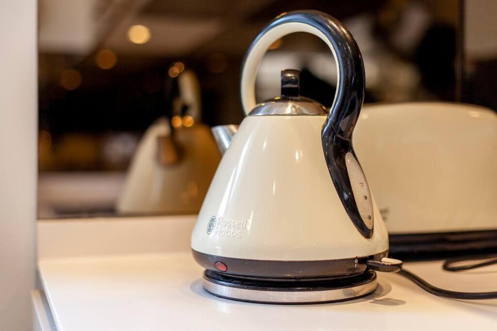 Outstanding Antique 1Br Flat In Soho Apartment ลอนดอน ภายนอก รูปภาพ