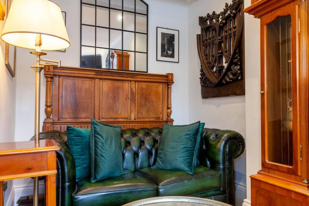 Outstanding Antique 1Br Flat In Soho Apartment ลอนดอน ภายนอก รูปภาพ