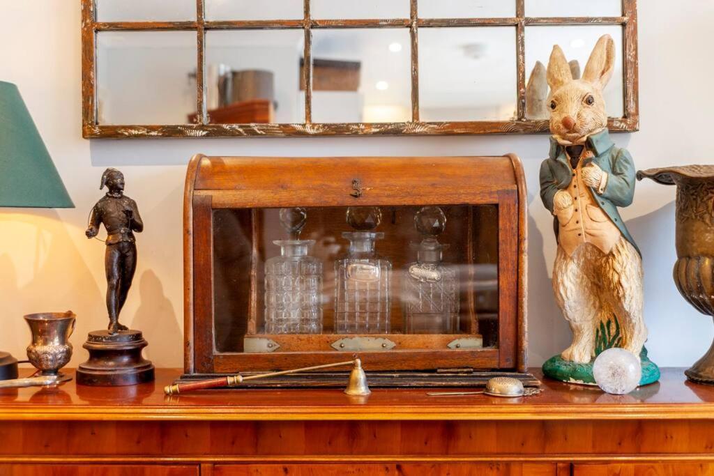 Outstanding Antique 1Br Flat In Soho Apartment ลอนดอน ภายนอก รูปภาพ